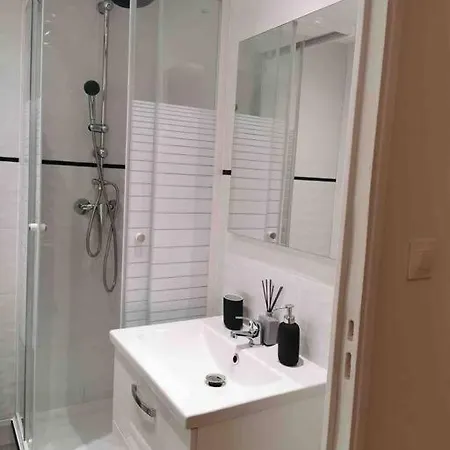 Studio Au Centre De Montpellier, Tram & Wifi Apartment